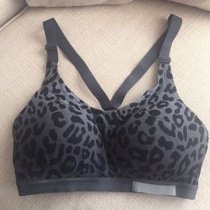 VS Incredible Lightweight Sports Bra Leopard 34DD